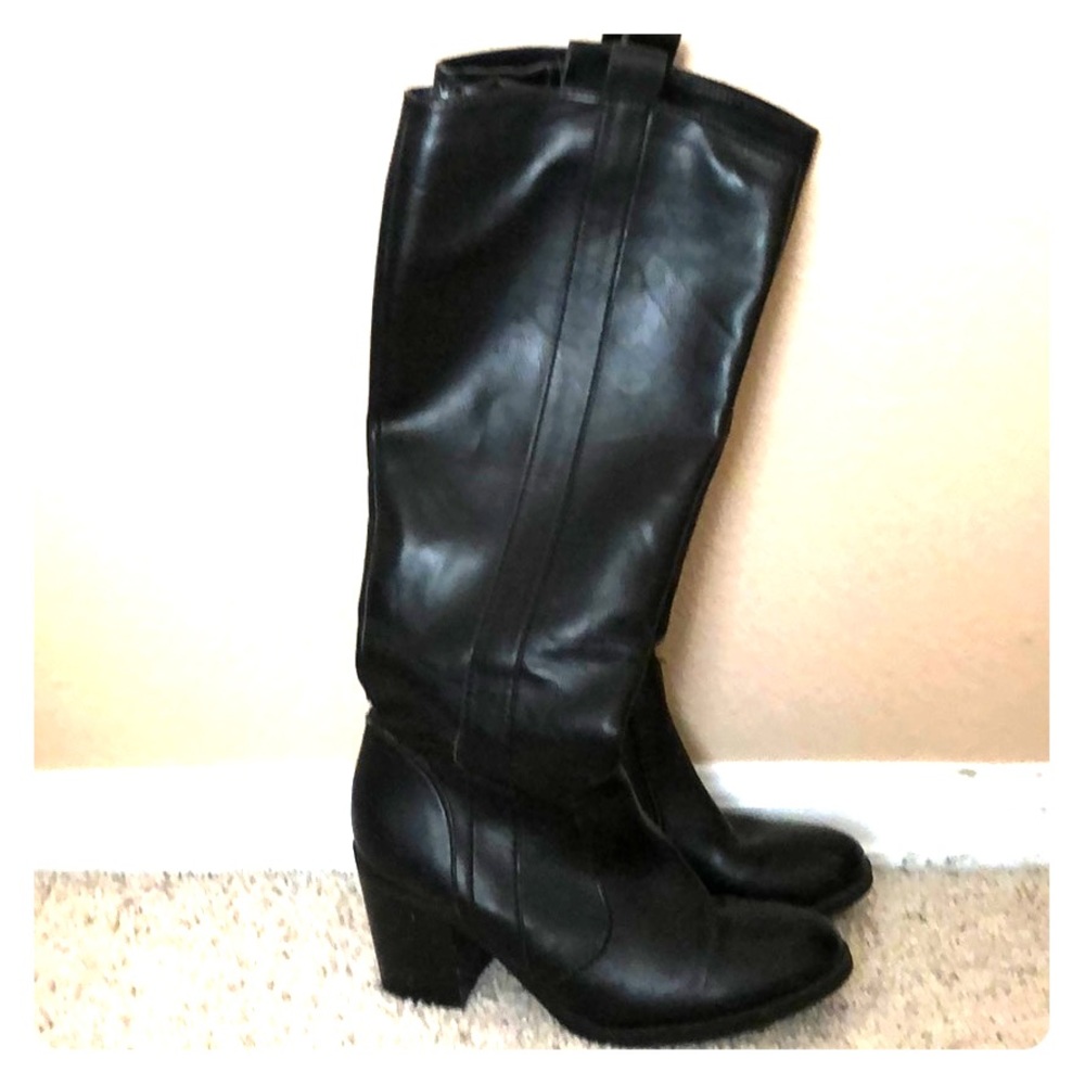 Black boots